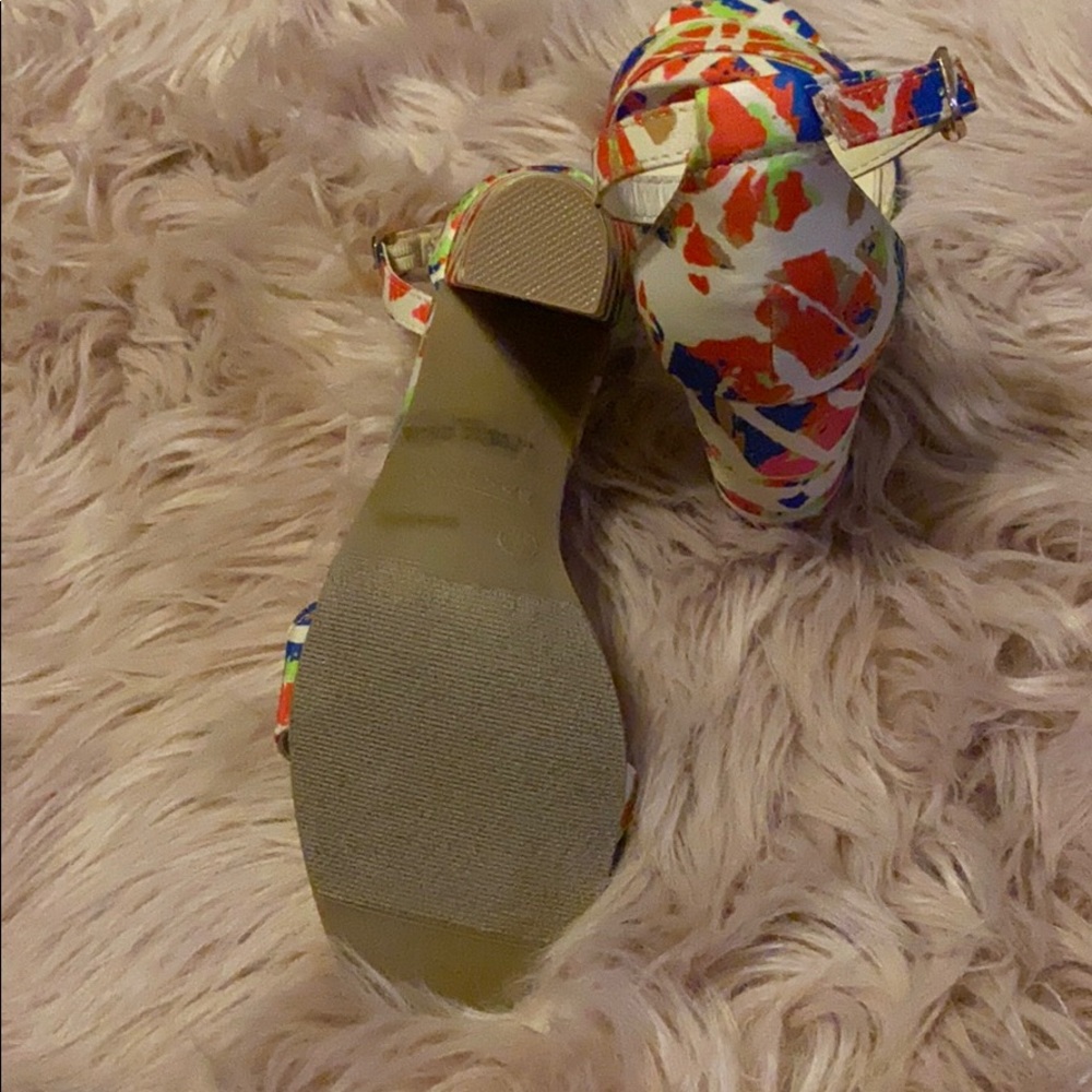 Bamboo Rampage- Chunky Block High Heel - Picture 5 of 6